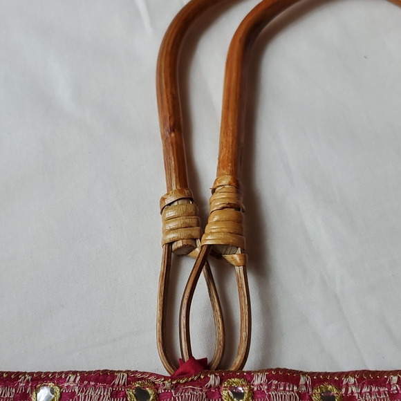 Purse with embroidered elephants - Picture 7 of 9